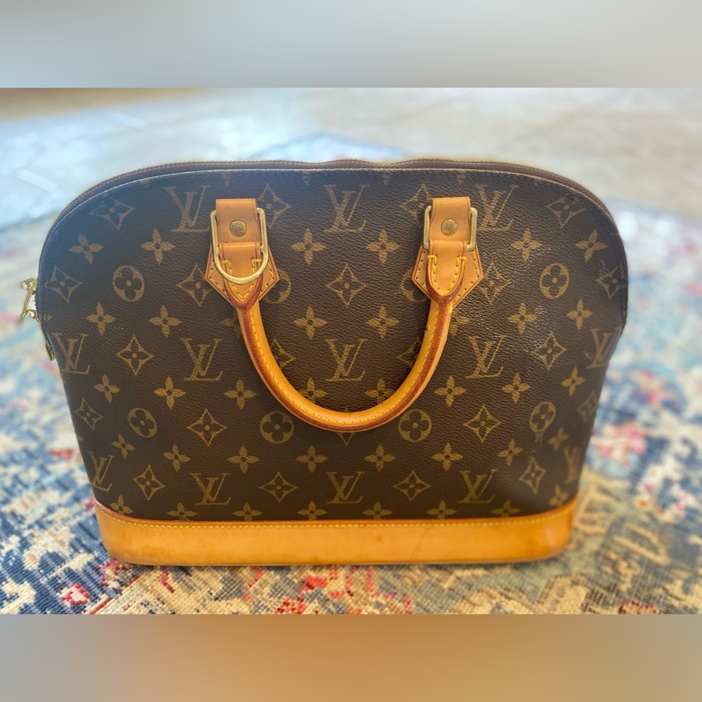 💯 Authentic Louis Vuitton Alma MM